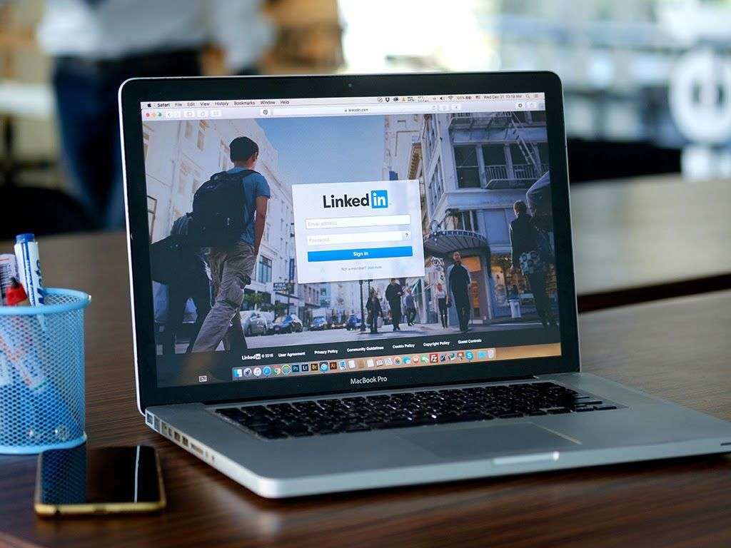 linkedin-computer-image